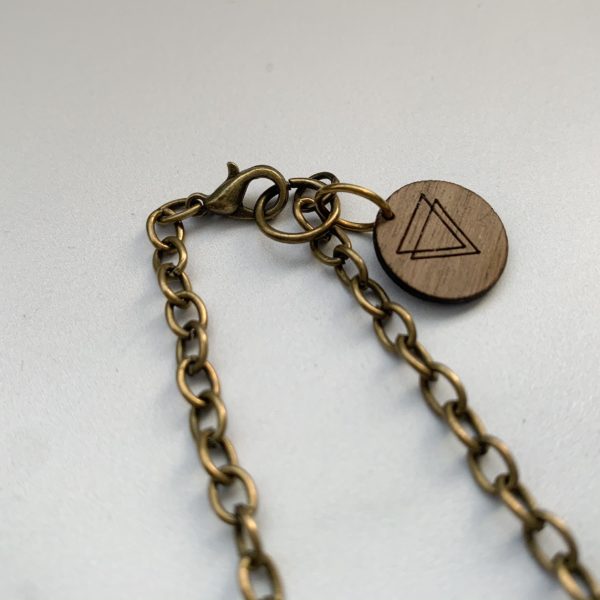 Vannucchi jewellery brand tag attached to chain and clasp