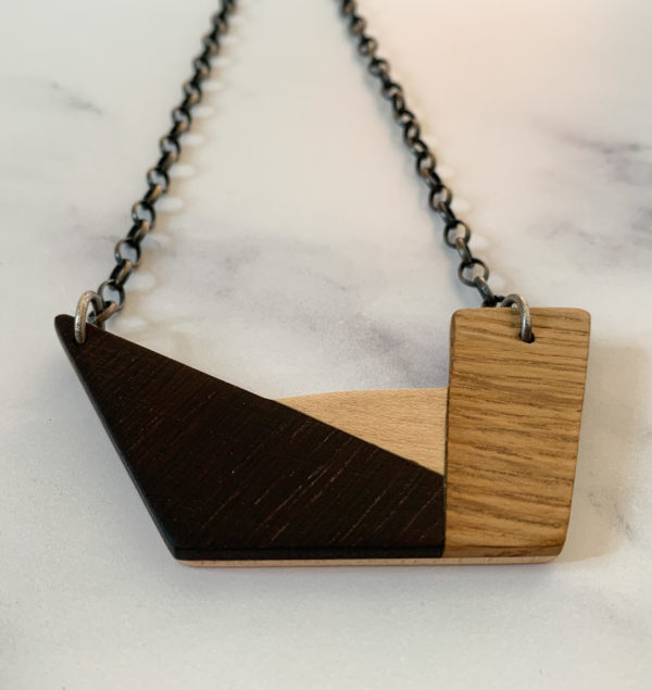 Front view of Mode geometric necklace